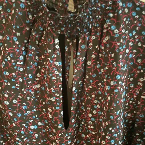 1.State floral blouse size small - Picture 5 of 5